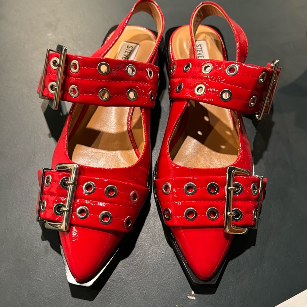 Steve Madden Greya Flats